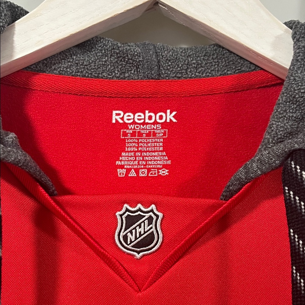 Reebok Washington Capitals pullover jersey hoodie Women's Size Small Red - Picture 2 of 8